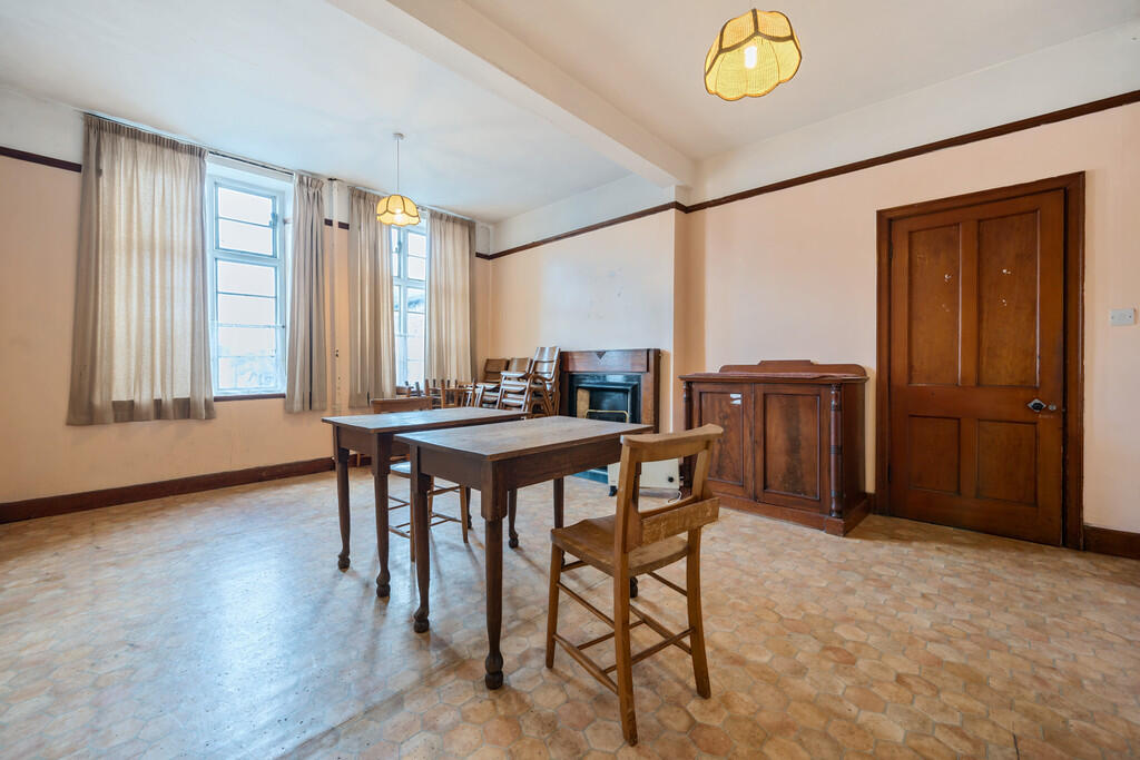 Ground Floor Clas...