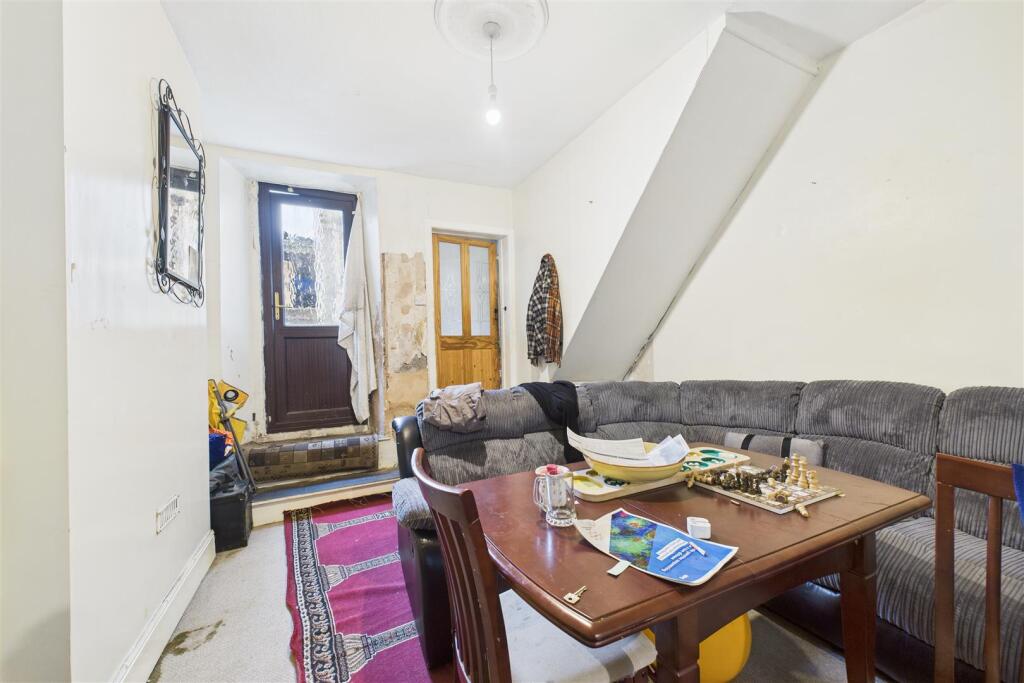 12 Bell Hill Road, St George, Bristol BS5 7LJ | Fr