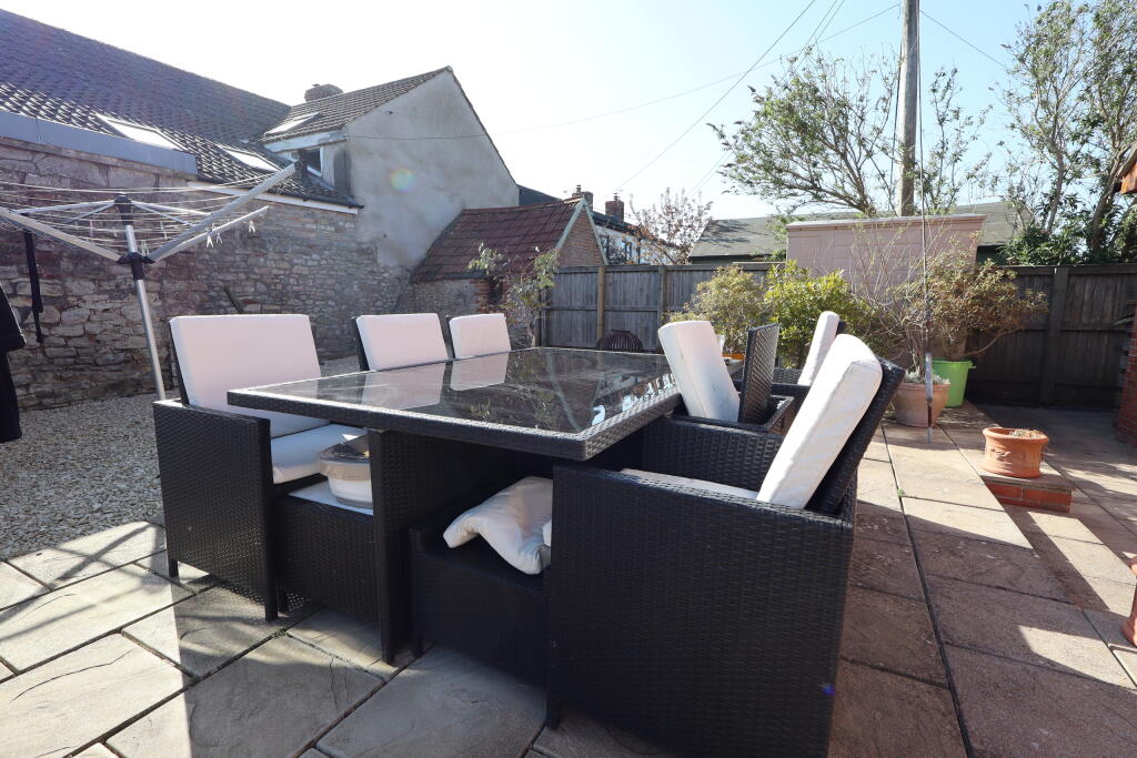 Garden to the south side