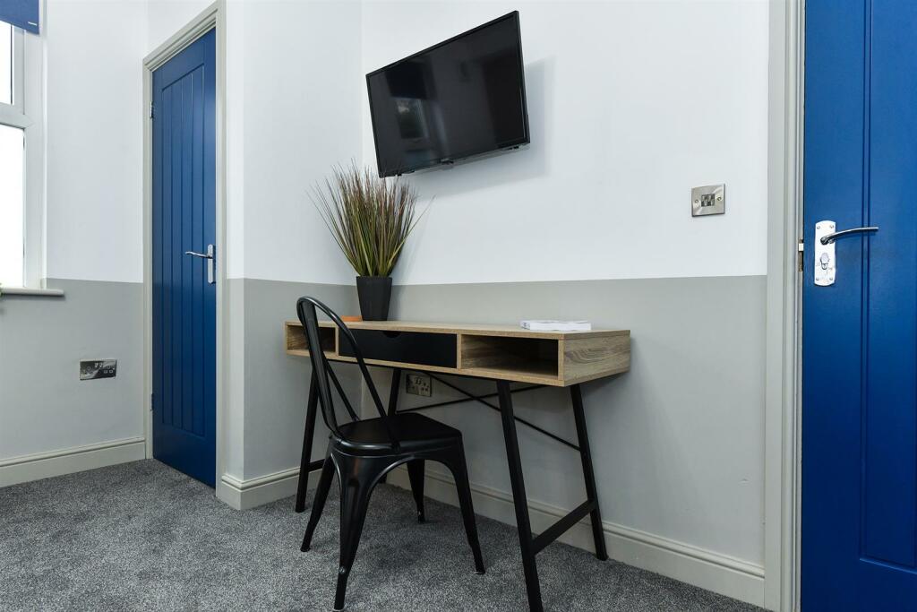 21crownst-108.jpg