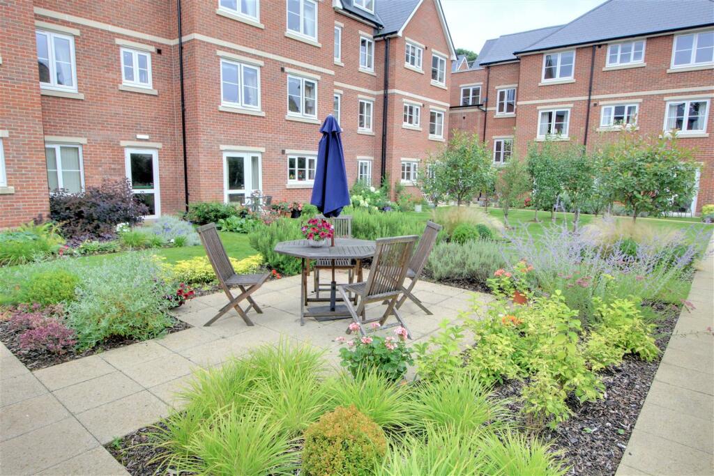 Owners Patio Area.jpg