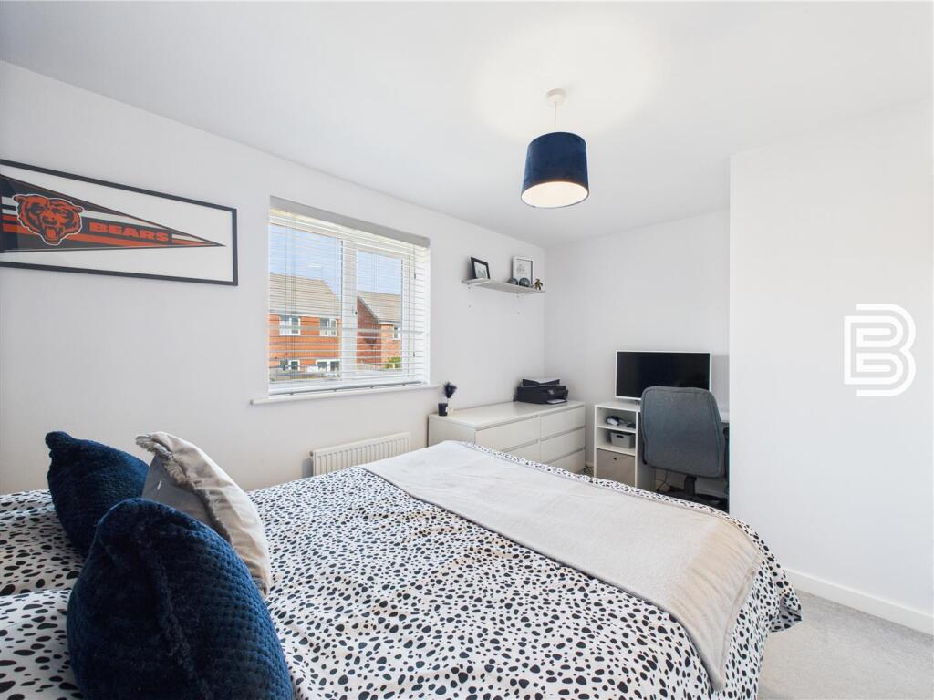 Bedroom 2 (2).jpg
