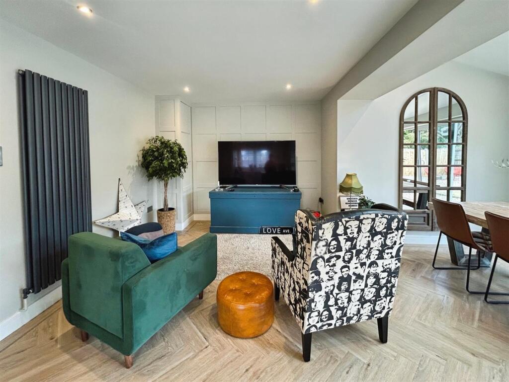 71b2f663--4A0E-80A0-420B48A05265-55680-0000253222C