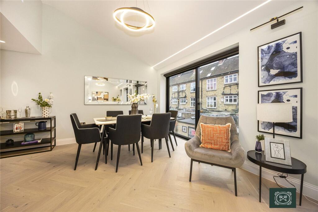 Aylmer Parade, London, N2