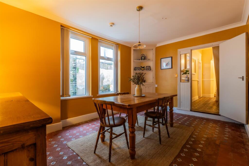 Pen Y Wain Road 77-12.jpg