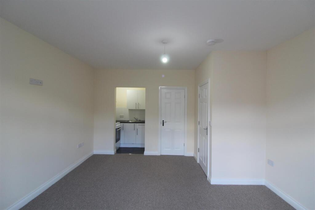 F1 5 Oxford Rd Inventory 13-02-2020 (13).JPG