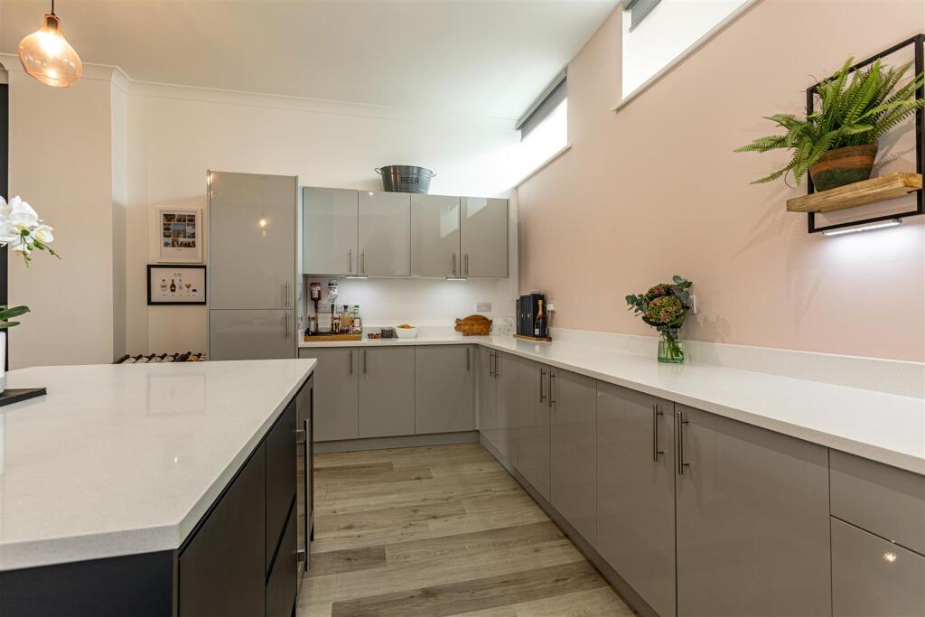 1 Lower Court Melrose 09.JPG