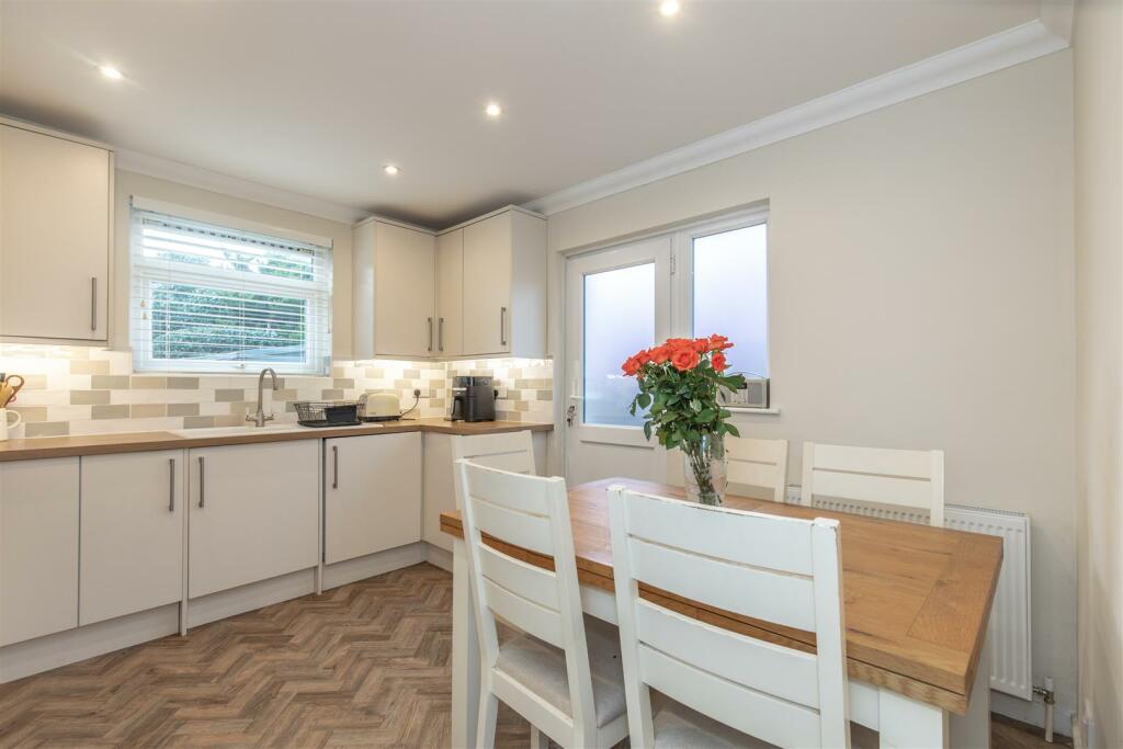 7 Leeward Road21.jpg