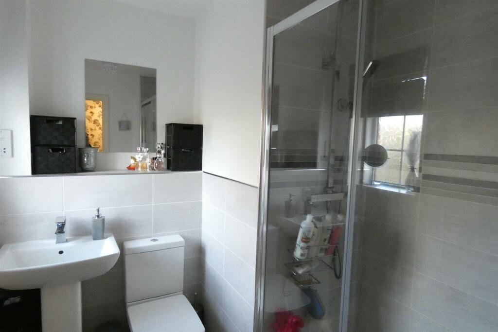 ENSUITE SHOWER ROOM