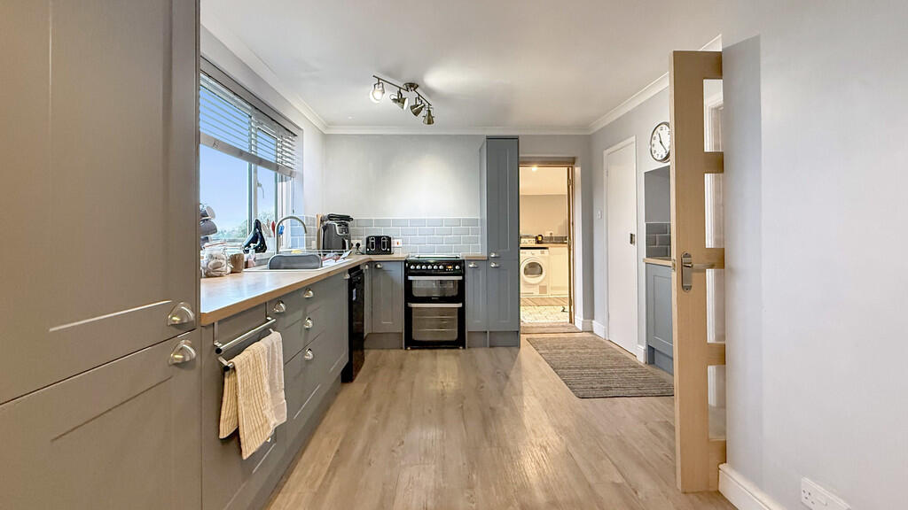 Kitchen/dining ro...