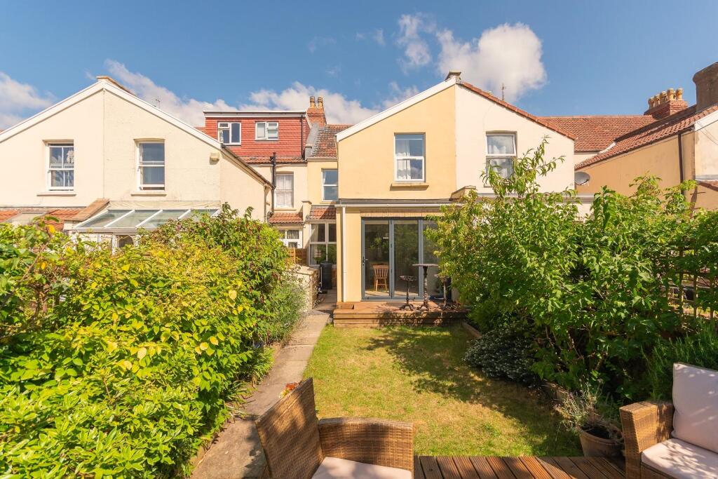 1B9RKE - External G.jpg