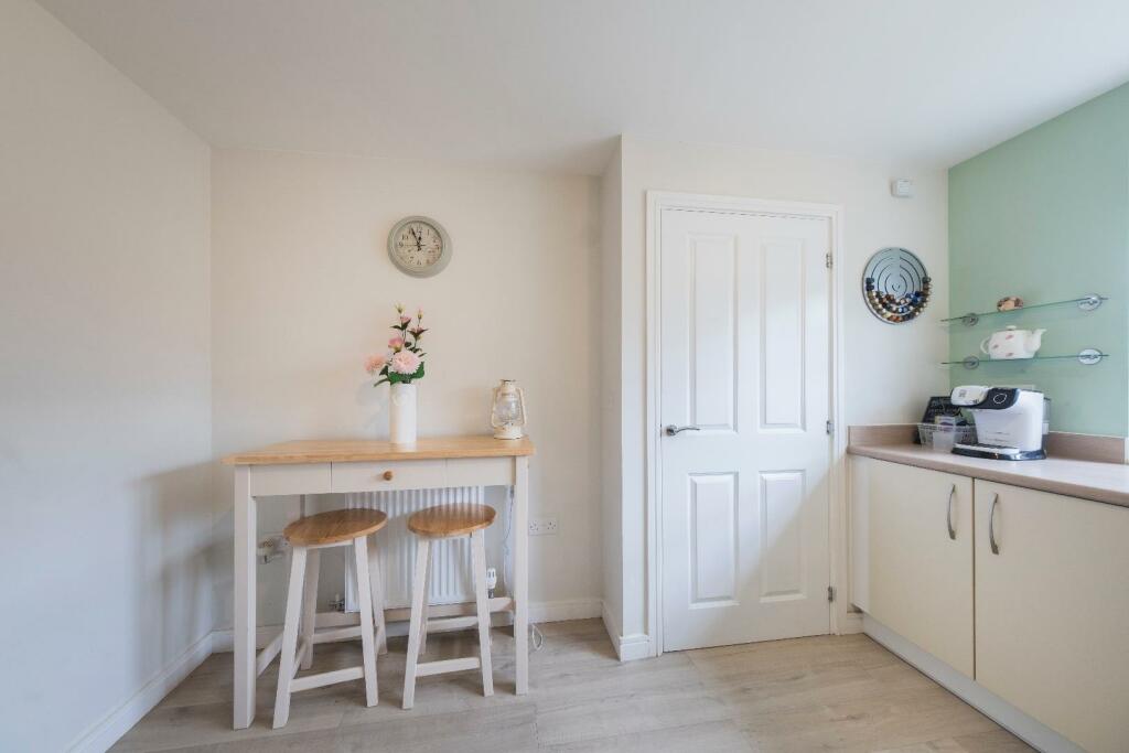 17 Hazelhurst Way-003.JPG