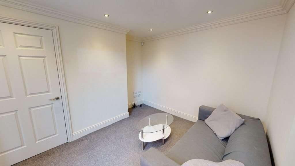 Flat_4_St_James_Row
