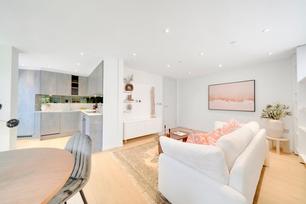 Open Pan Kitchen/ Reception