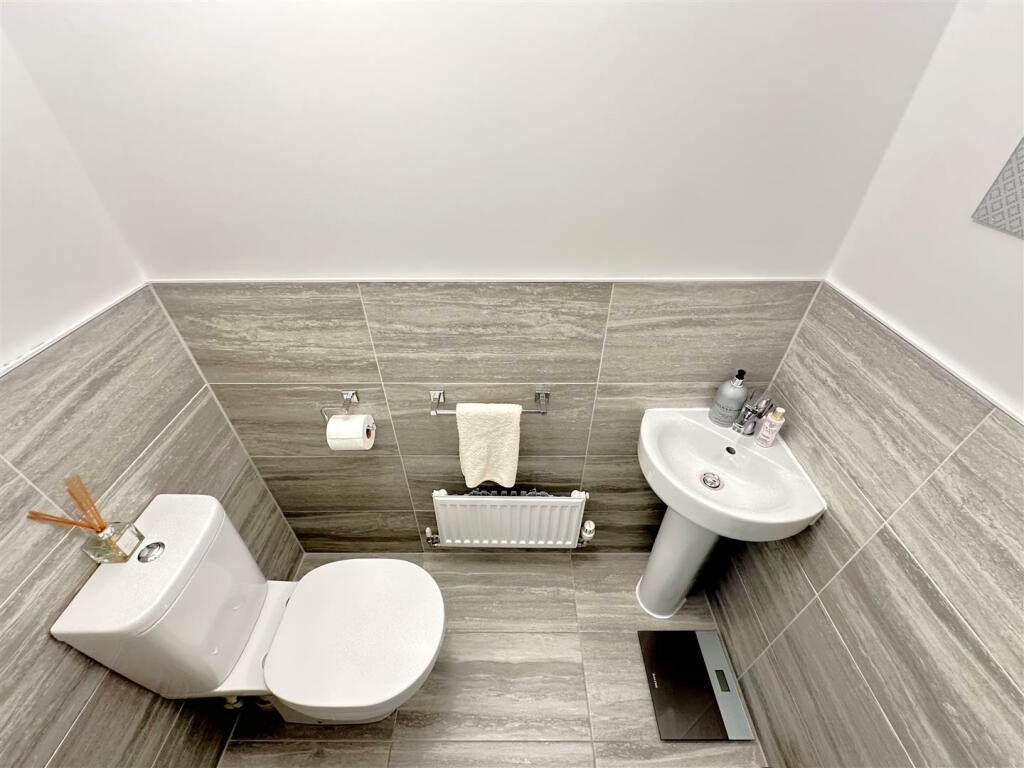 Cloakroom/WC