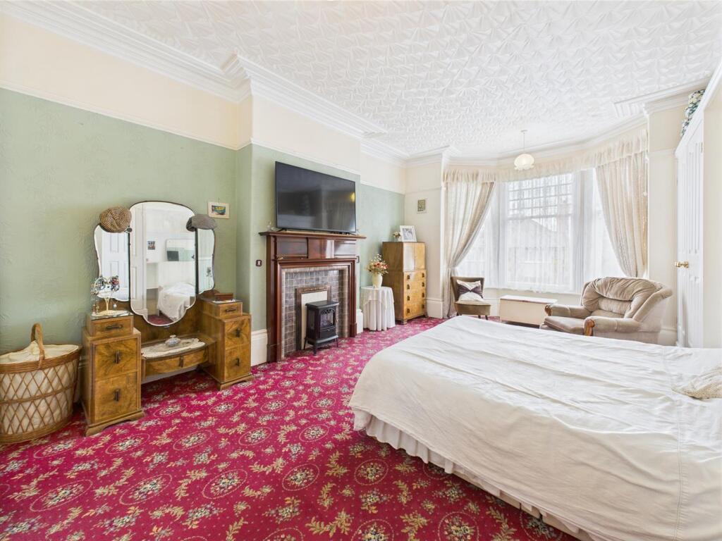 Bedroom: