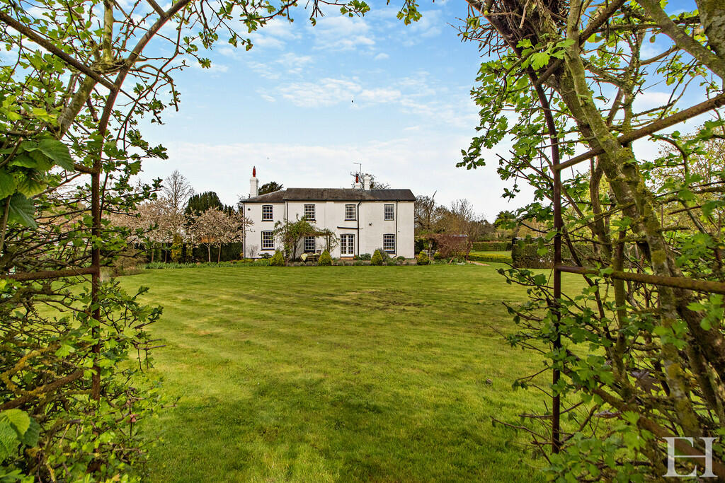 8586774-exteriorw...