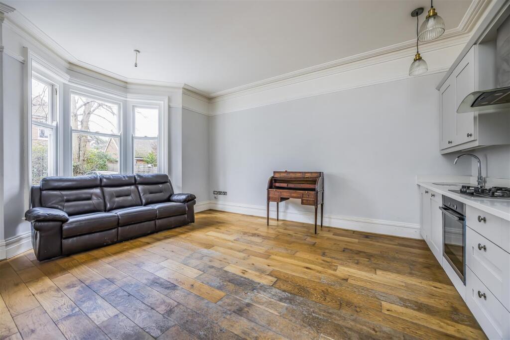 Flat 3, 25 McKinley Road, Bournemouth-PorticoMarke