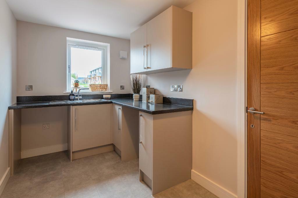 Utility room (off the kitchen)