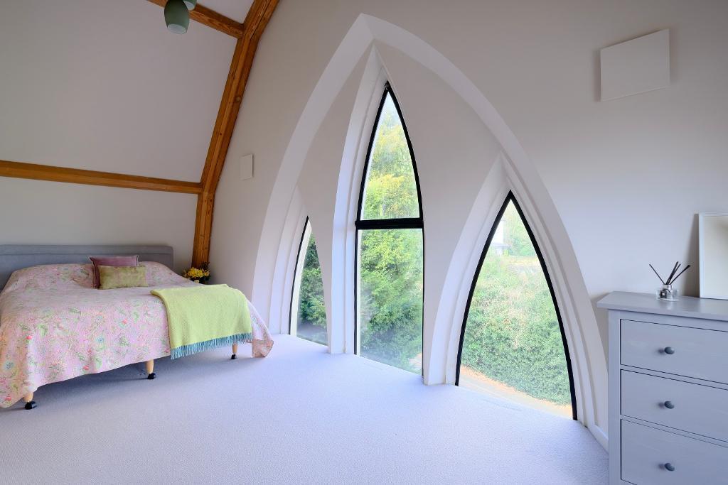 Magnificent windows in bedroom 1