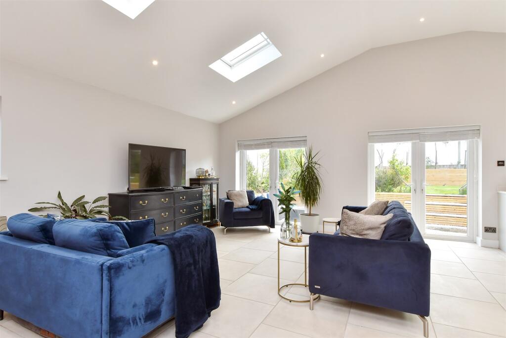 Lounge/Kitchen/Dining Room