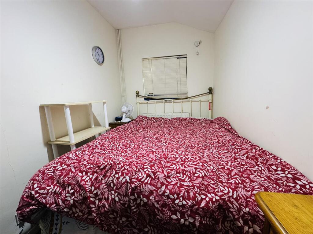 GROUND FLOOR BEDROOM THREE/STUDY: