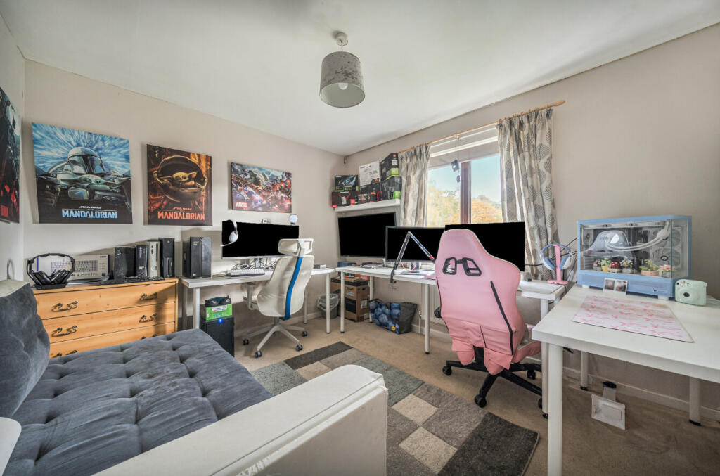 1372601-15-68fb44...