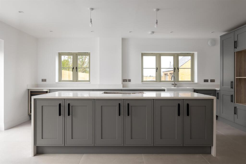 18 - Baddeley House - GL54 4NE - Web.jpg