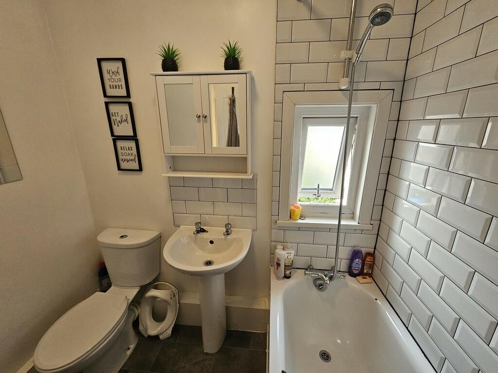 IMG-20241008-WA00...