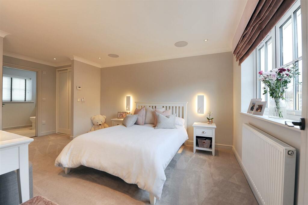Bedroom 2.JPG