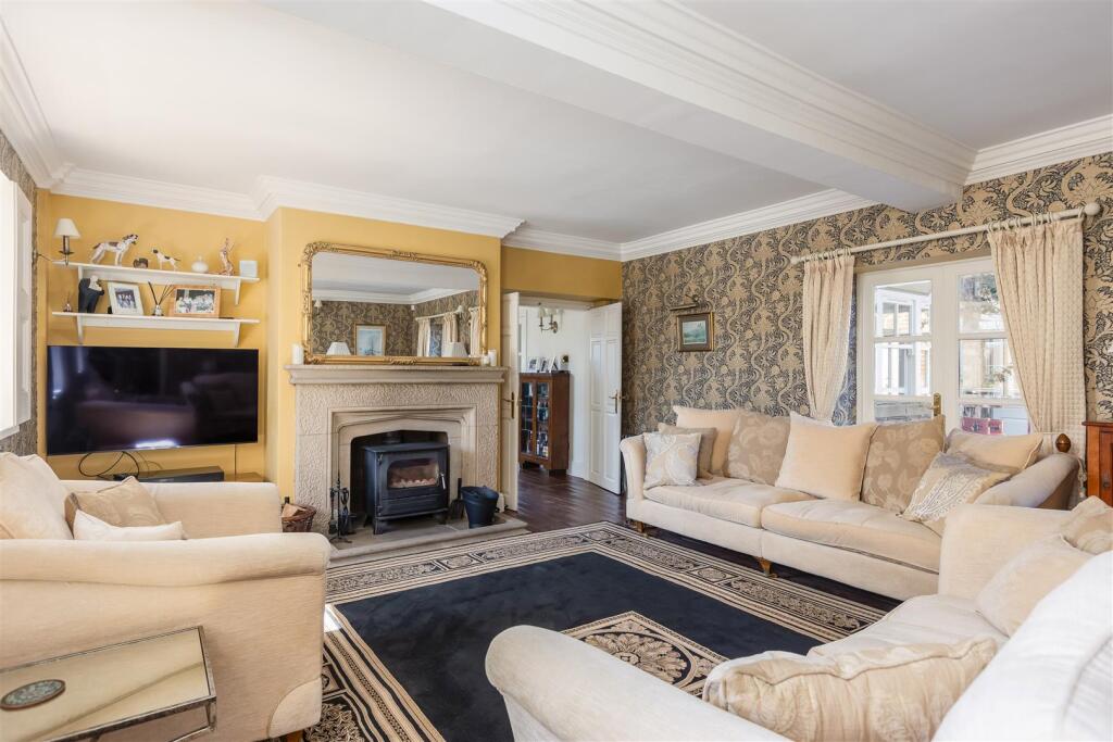 Grooms Cottage Sitting Room-1.jpg