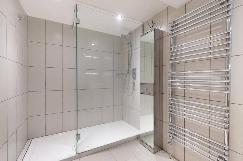 En Suite Shower Room