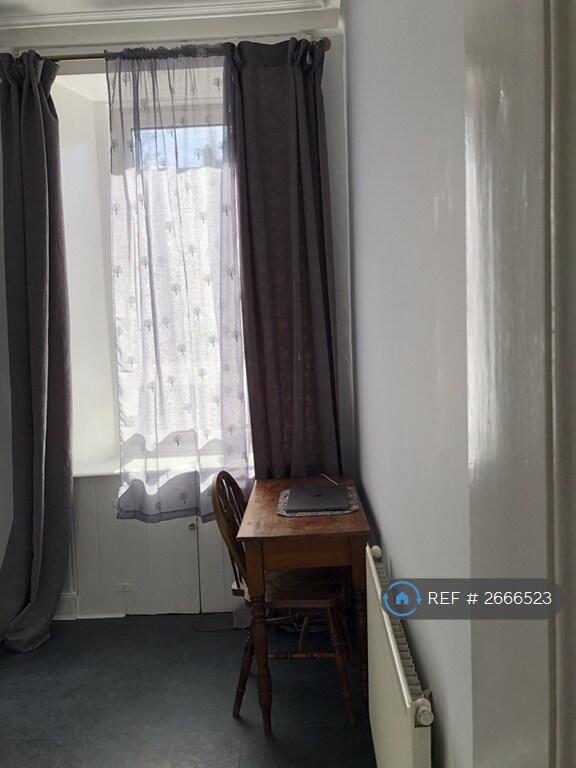 Bedroom 1-2