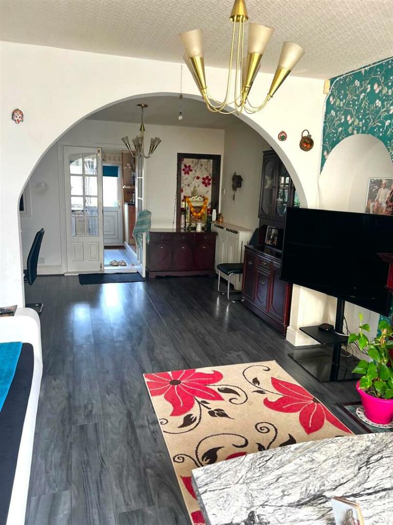 Yule Road, Wyken - Lounge jpg