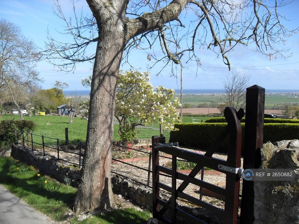 Private Drive To The Property