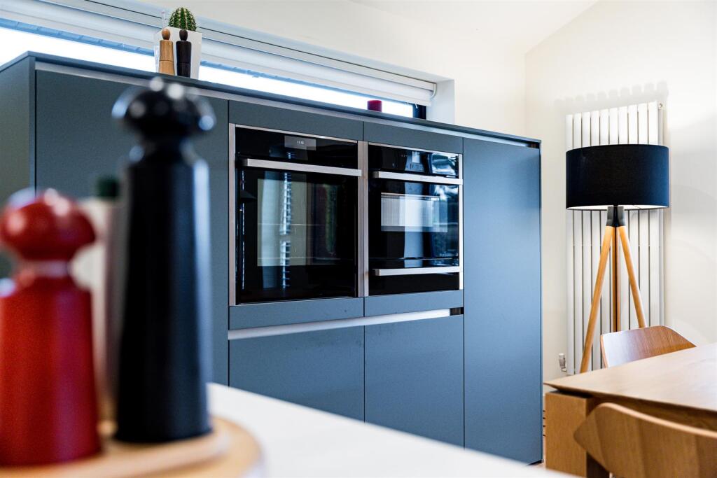 kitchen 2.jpg