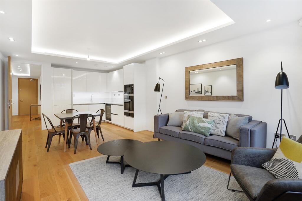 Charlotte Mews - Bruton Property