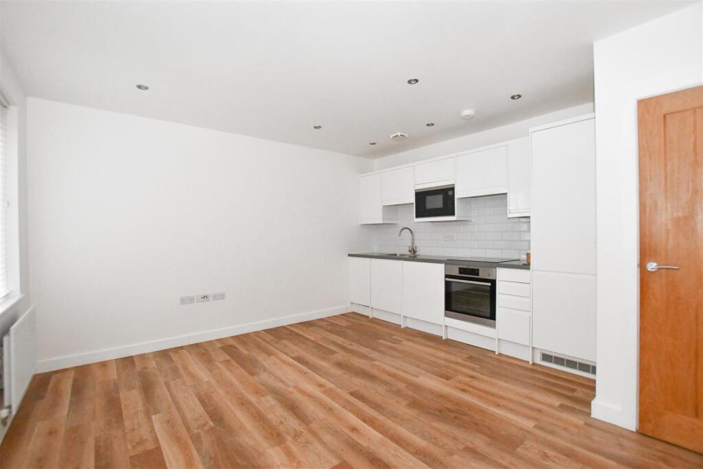 Open Plan Living Room &amp; Kitchen .jpg