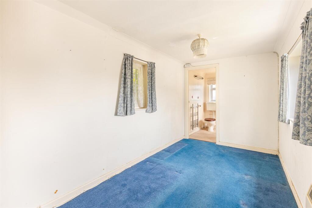 A22 - Brook Street, Higher Cottage, slapton - 2510