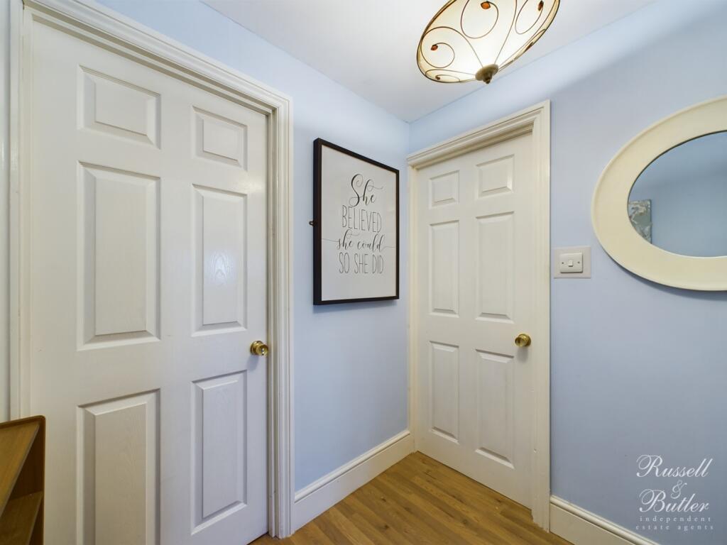 CAM01995G0-PR0227-STILL010