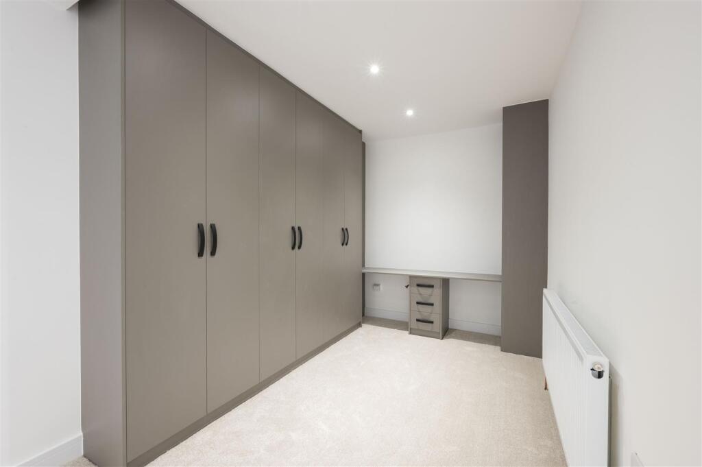 Flat 3, 80 Durham Road,13.jpg