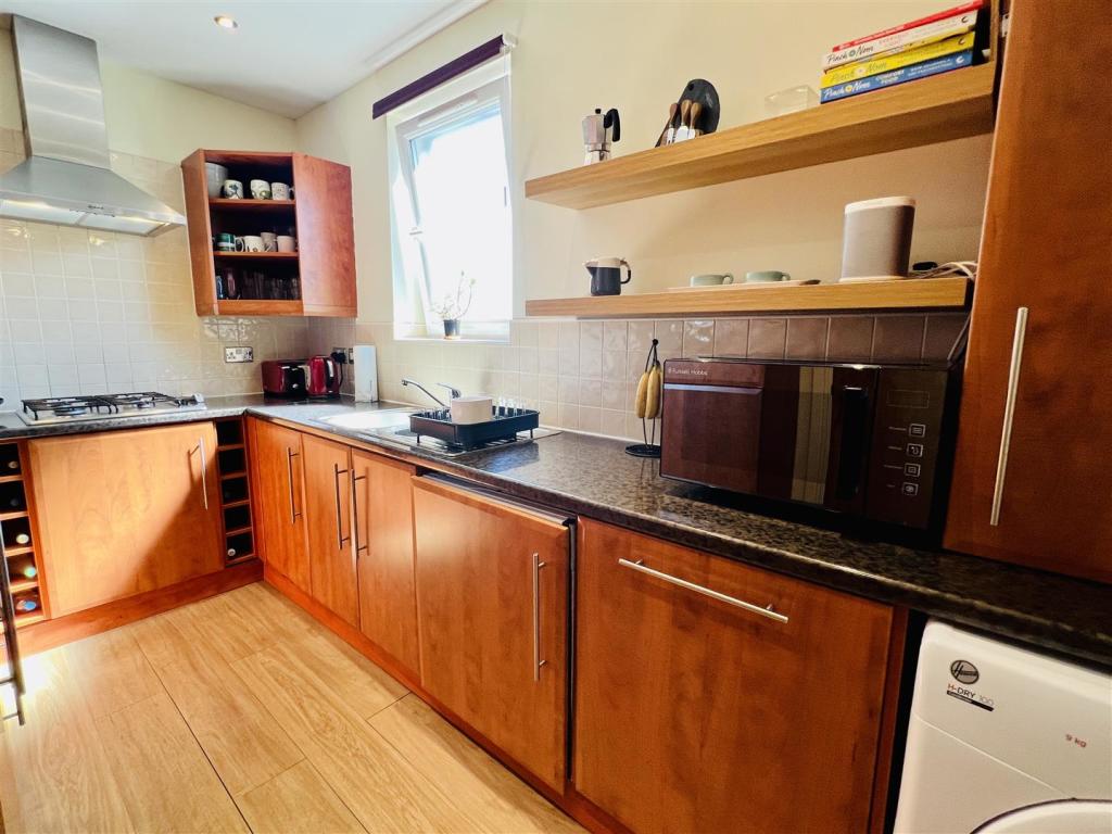 Kitchen Aspect 2.jpg