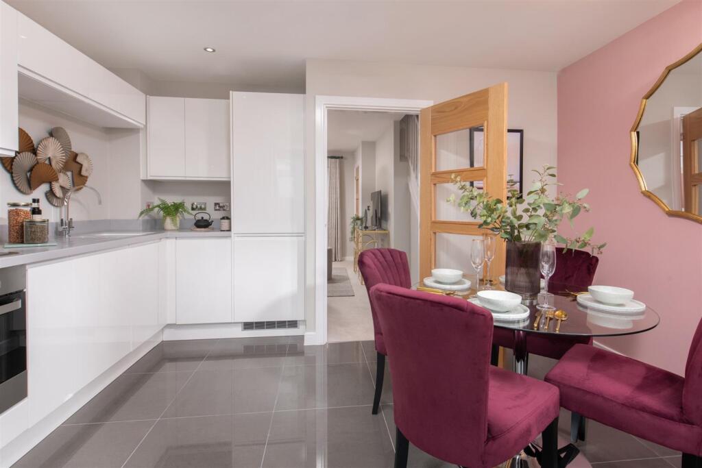 010 Bellway_AstleyFields_TheJoiner_Rooms.jpg