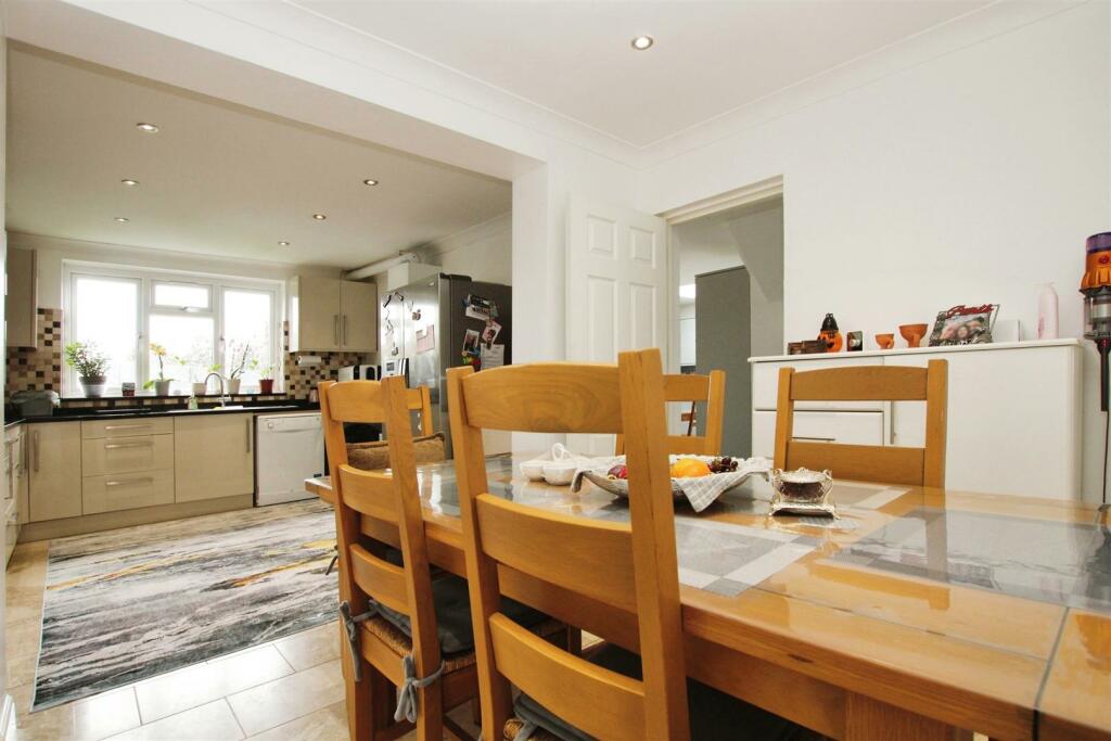 Kitchen / Diner