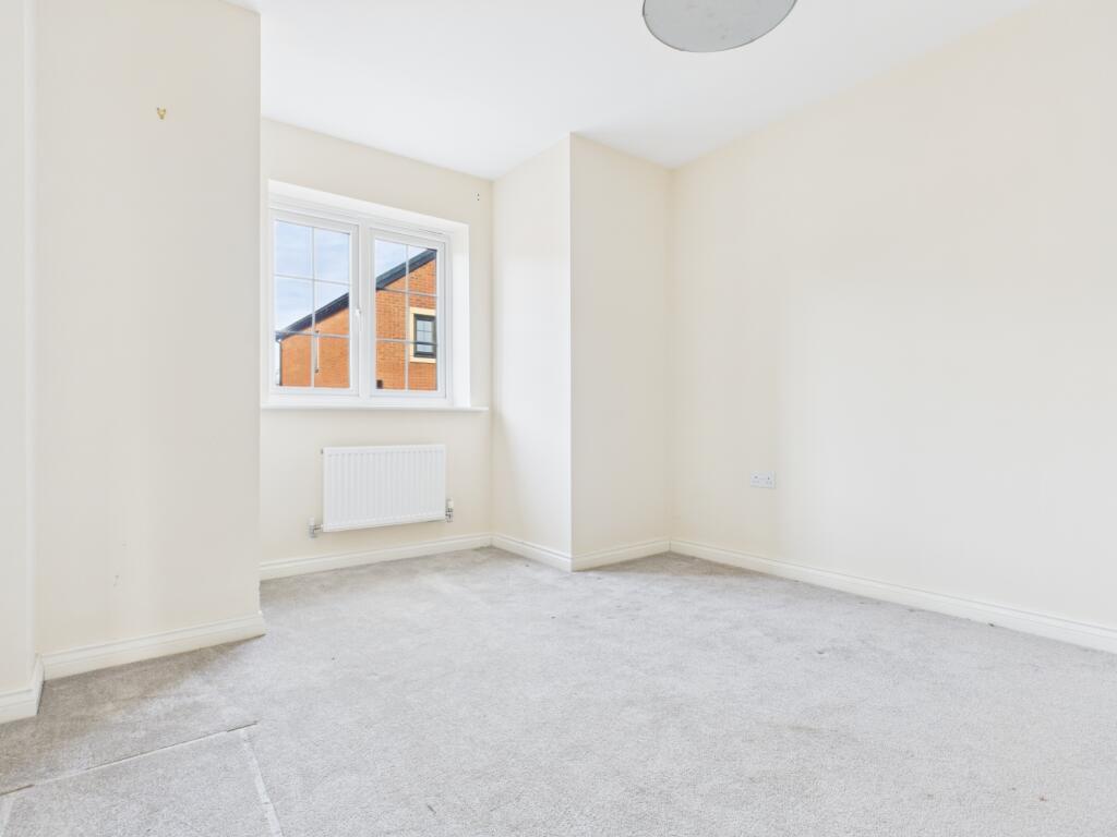 CAM03729G0-PR0178-STILL003