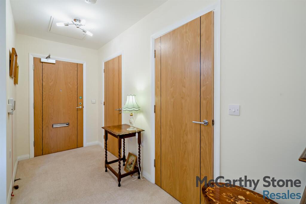 8670767-interior10-800.jpg