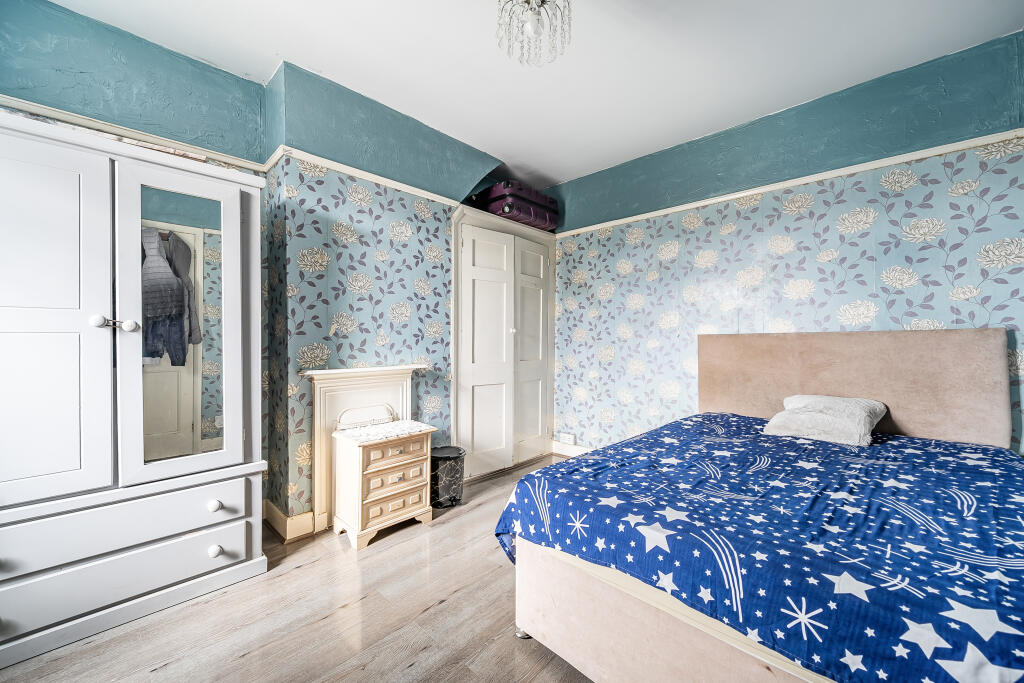 1318475106866bef1cbaf4