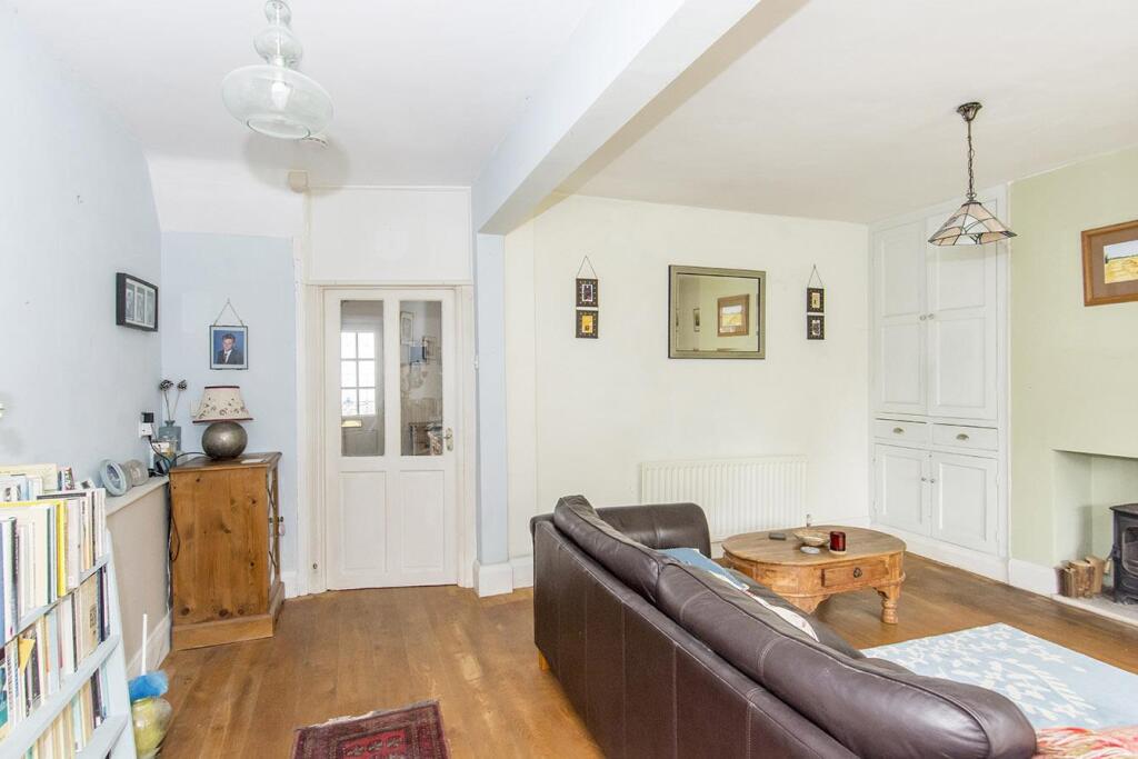 (Lounge Photo Three)