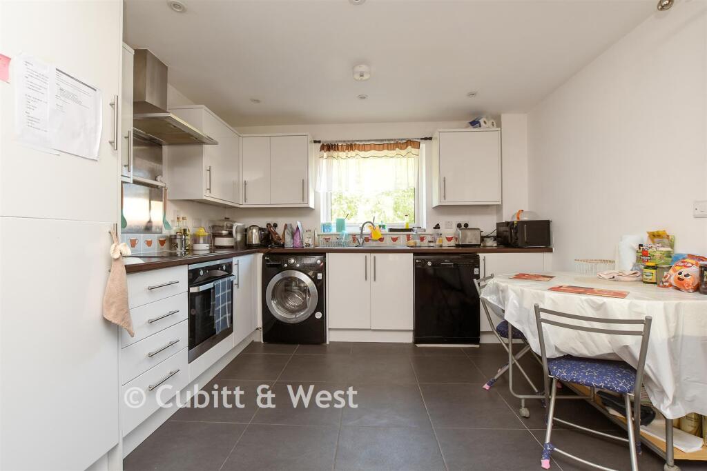 Kitchen Lounge/Dining Room