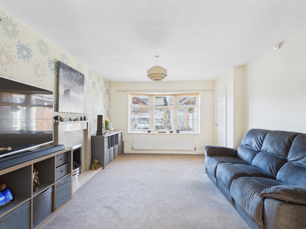 CAM03729G0-PR0051-STILL007